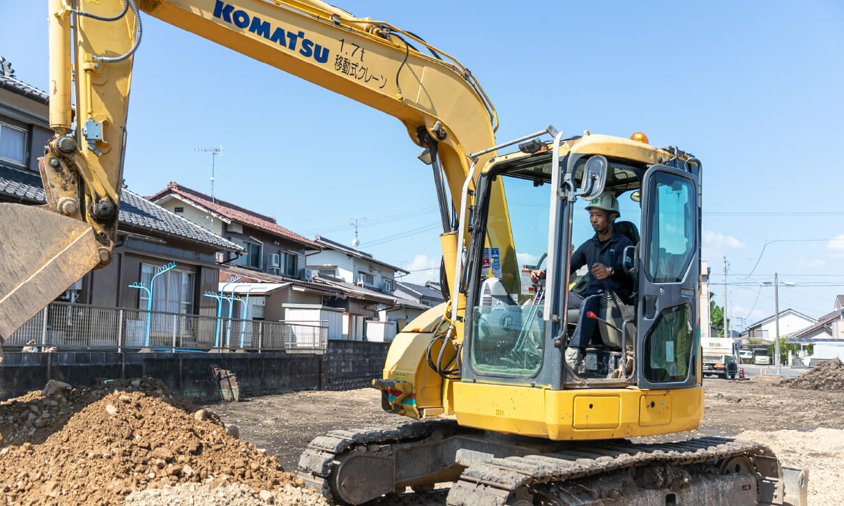 バックホウやダンプなど建設系機械の運転・操作